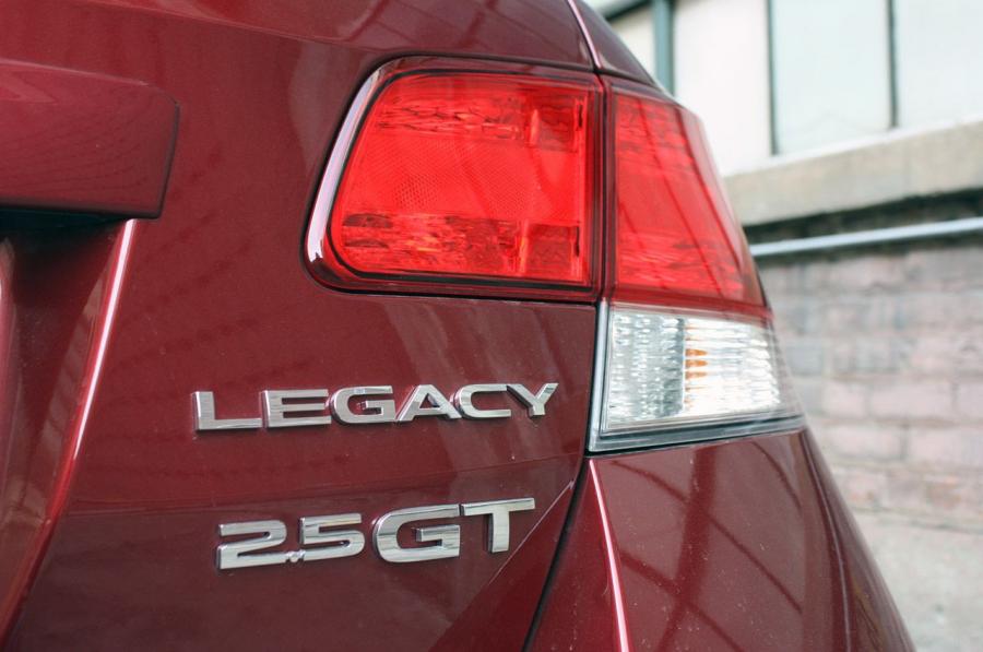  Subaru Legacy 2.5GT 2010 года  (фото 38 из 82)